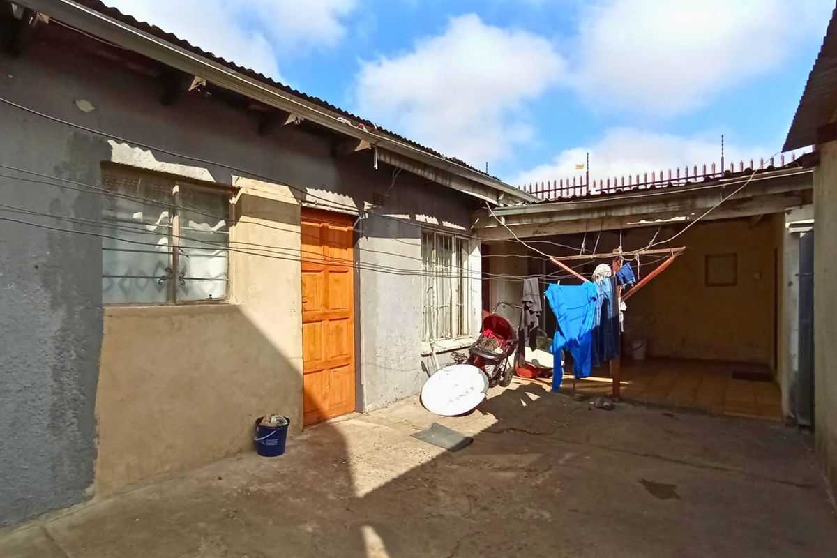 Charming Kenilworth Home - Your Dream Awaits! - Photo 3