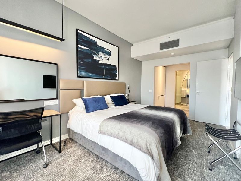 Luxury Fully Furnished 2-Bedroom Apartment in Prime Location - Photo 7