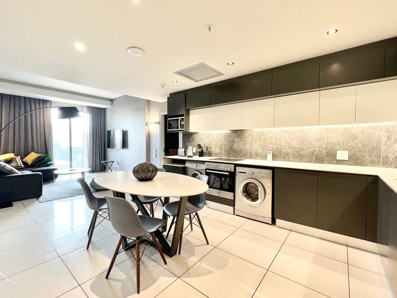 Luxury Fully Furnished 2-Bedroom Apartment in Prime Location - Photo 3