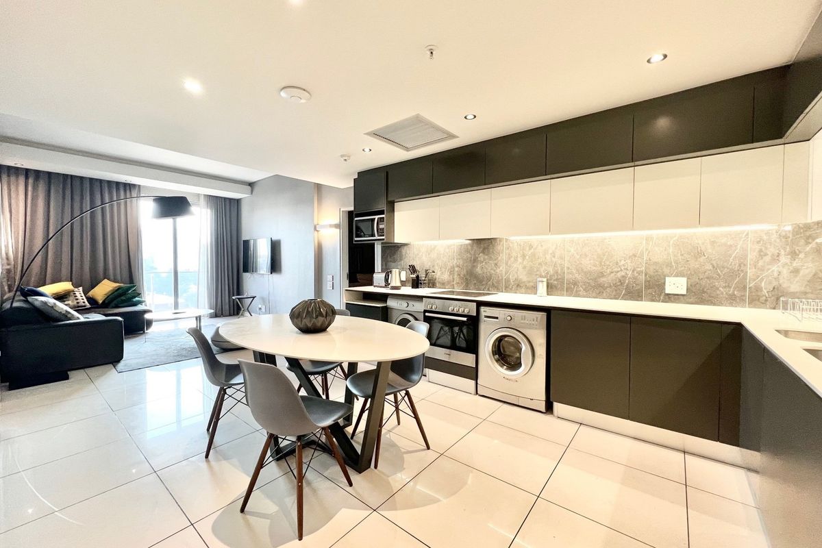 Luxury Fully Furnished 2-Bedroom Apartment in Prime Location - Photo 3