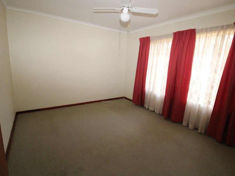 Renaissance Retirement Village - 2 to 3 Bedroom townhouse in retirement village - Photo 9