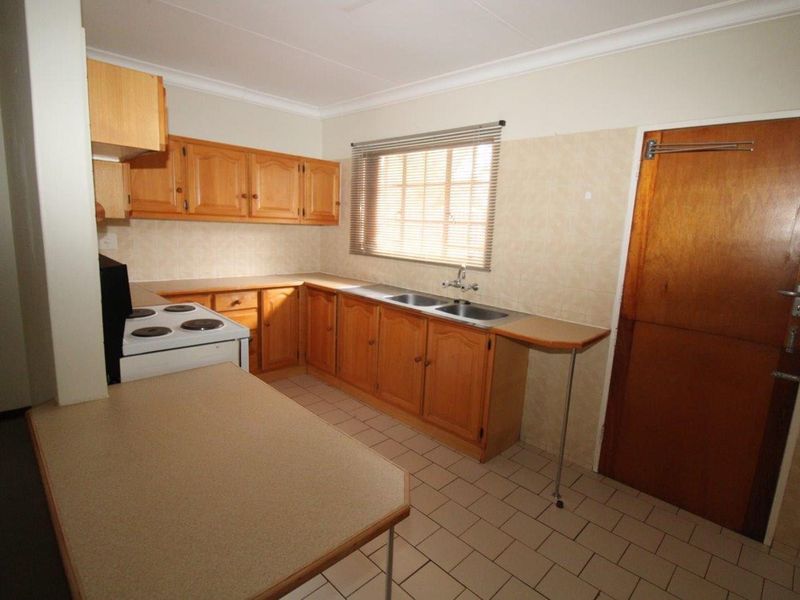 Renaissance Retirement Village - 2 to 3 Bedroom townhouse in retirement village - Photo 7