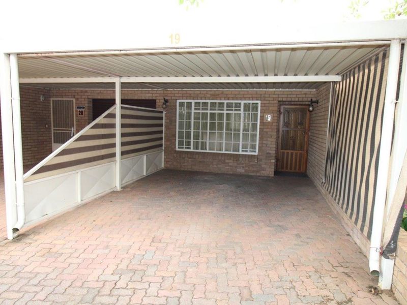 Renaissance Retirement Village - 2 to 3 Bedroom townhouse in retirement village - Photo 3