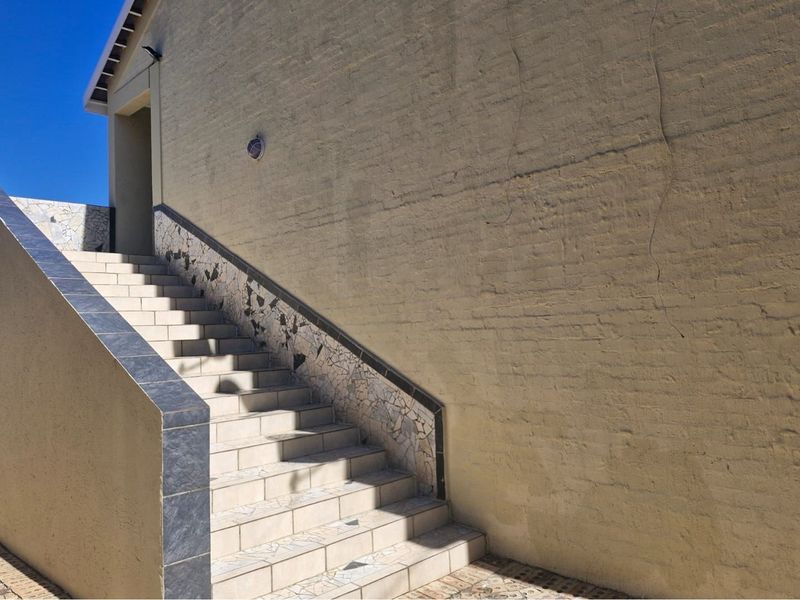 "Investment opportunity in Flamwood" - Photo 3