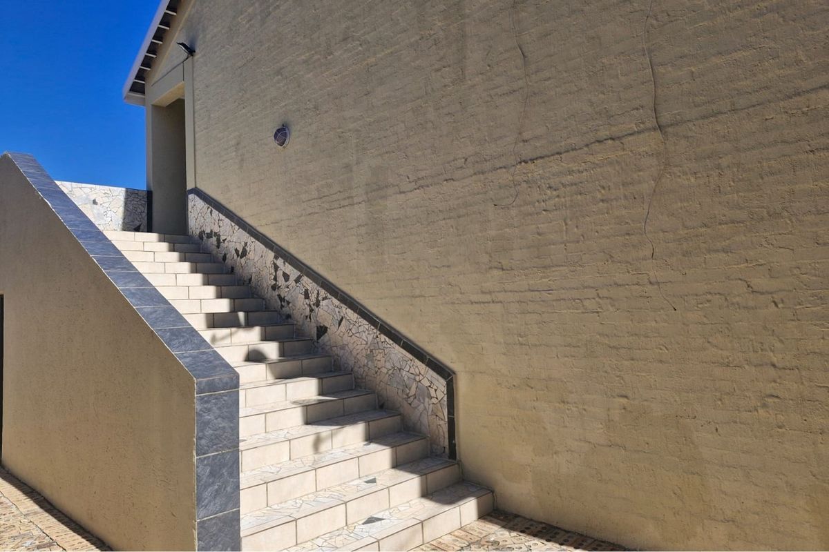 "Investment opportunity in Flamwood" - Photo 3