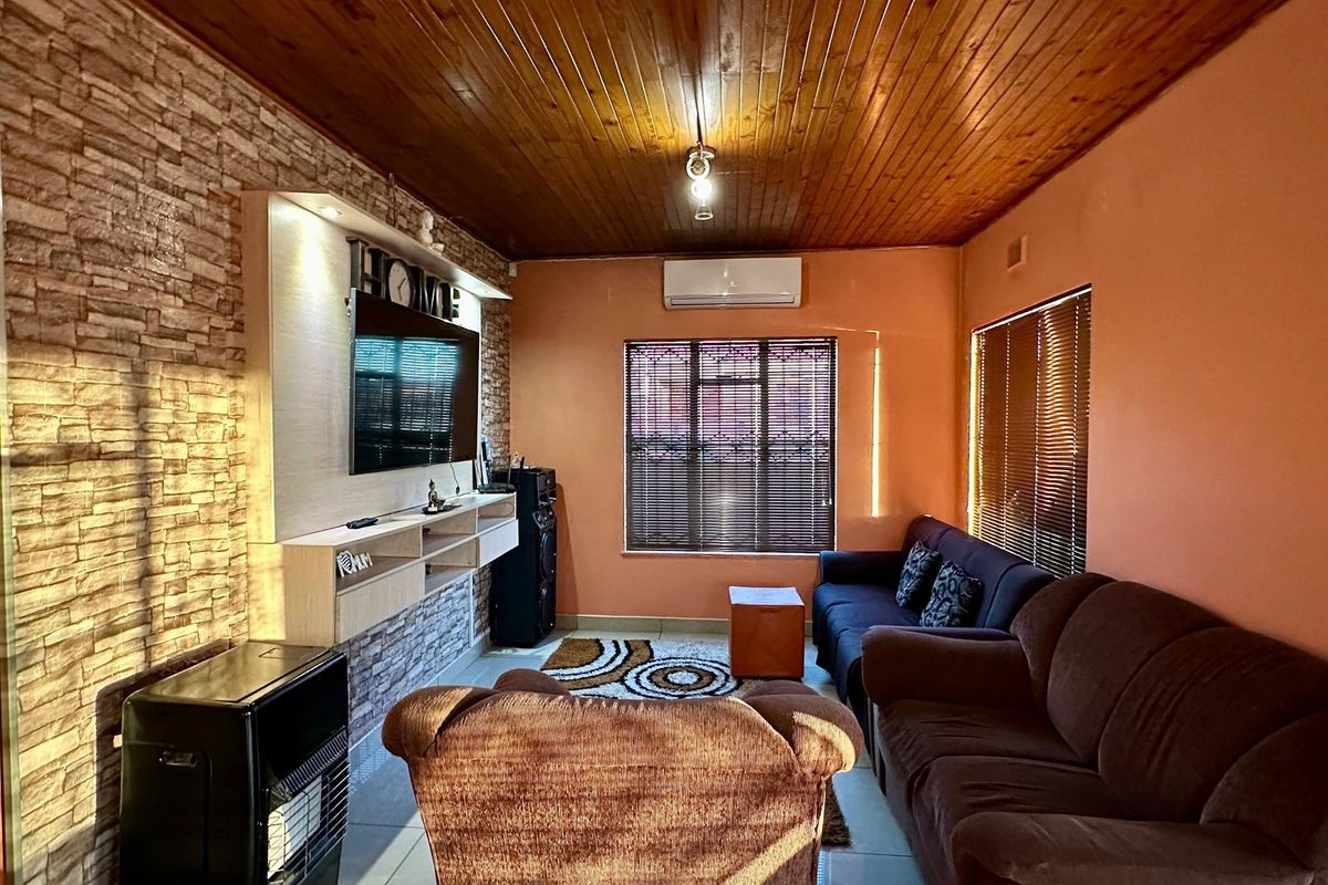 Modern Comfort in Richview - Photo 4