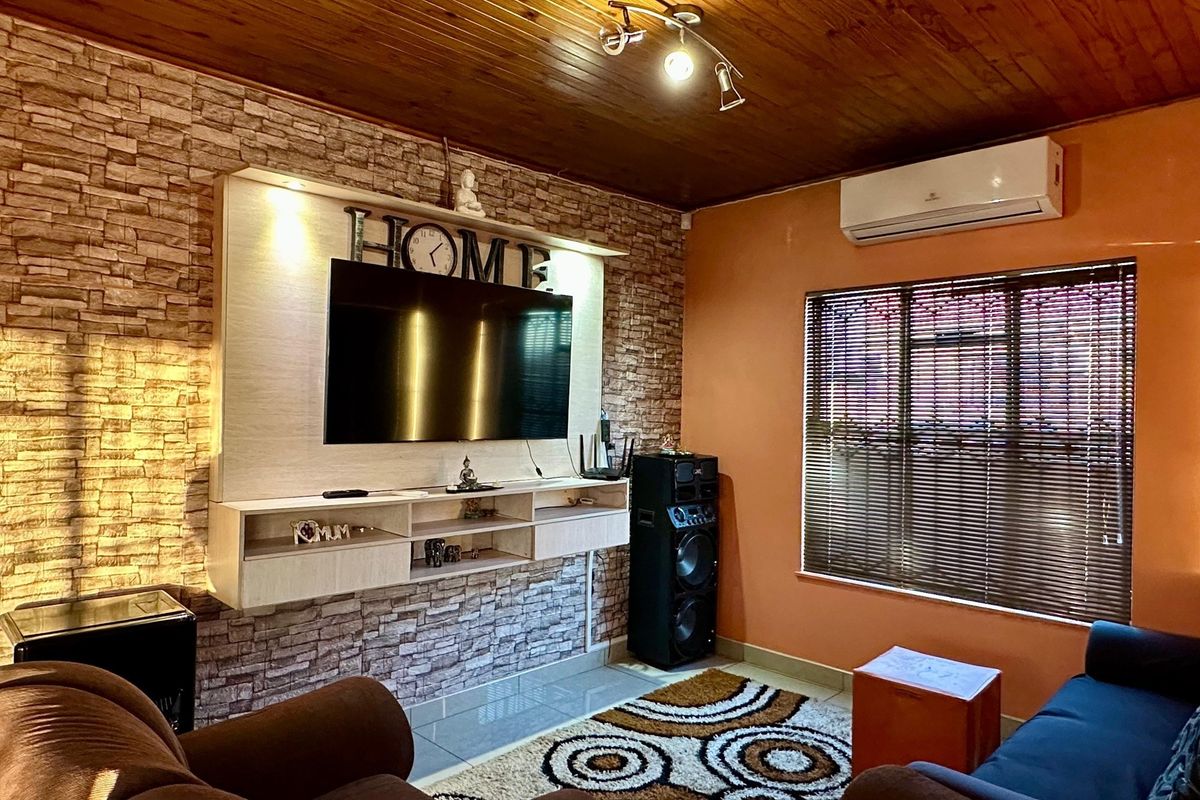 Modern Comfort in Richview - Photo 5