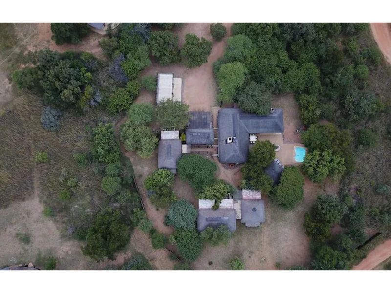 Exquisite Five-Bedroom Lodge at Zebula Golf Estate - Photo 2
