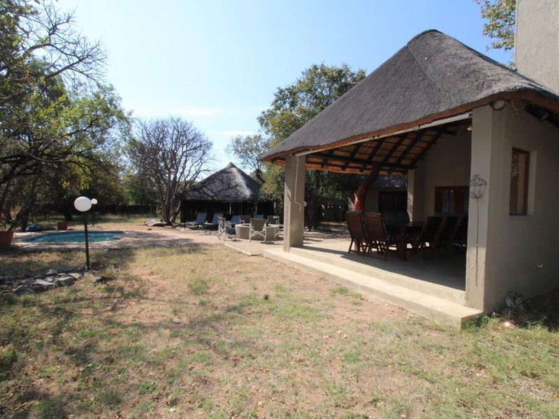 Exquisite Five-Bedroom Lodge at Zebula Golf Estate - Photo 4