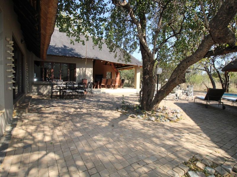 Exquisite Five-Bedroom Lodge at Zebula Golf Estate - Photo 3