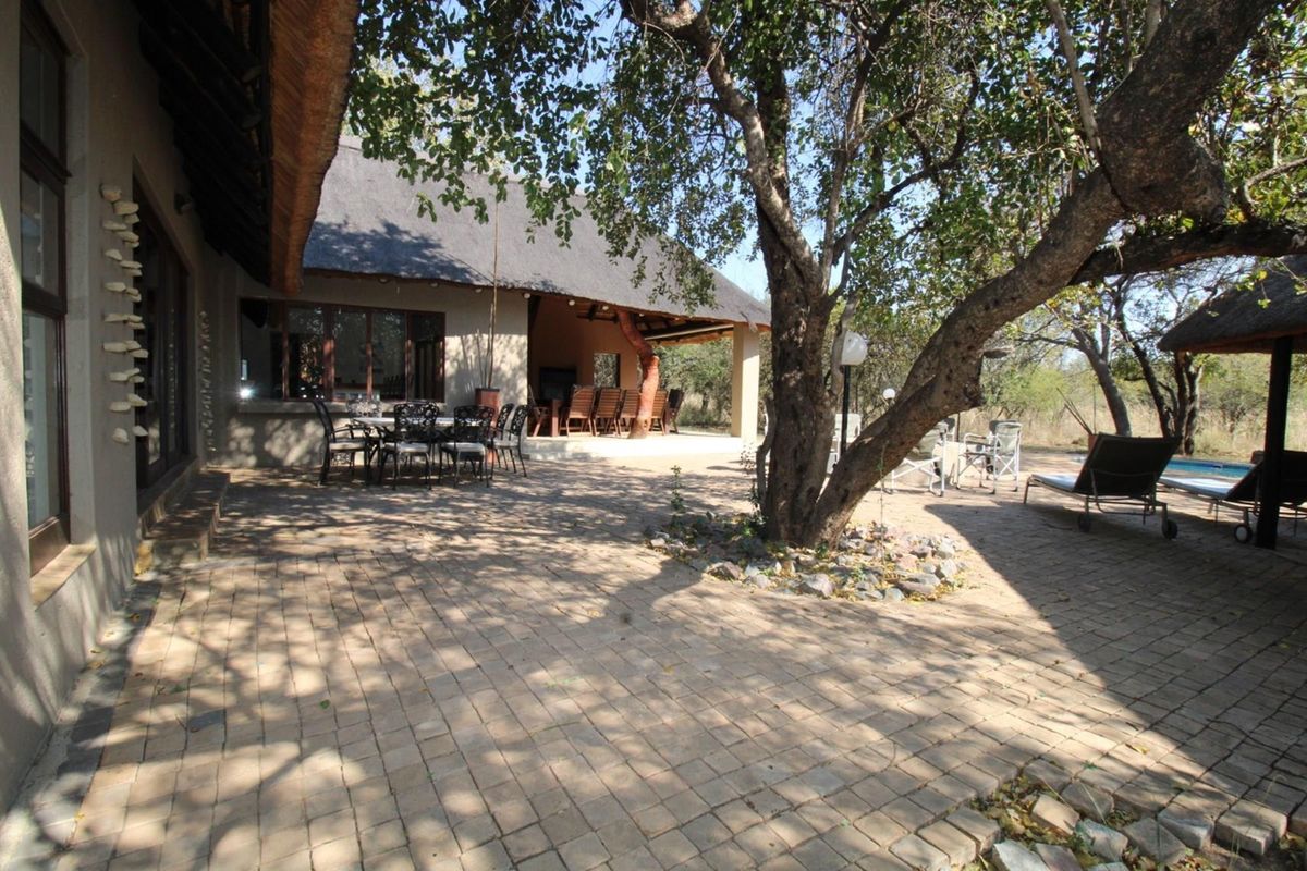Exquisite Five-Bedroom Lodge at Zebula Golf Estate - Photo 3