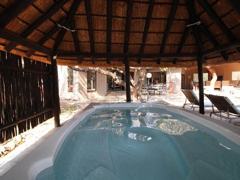 Exquisite Five-Bedroom Lodge at Zebula Golf Estate - Photo 6