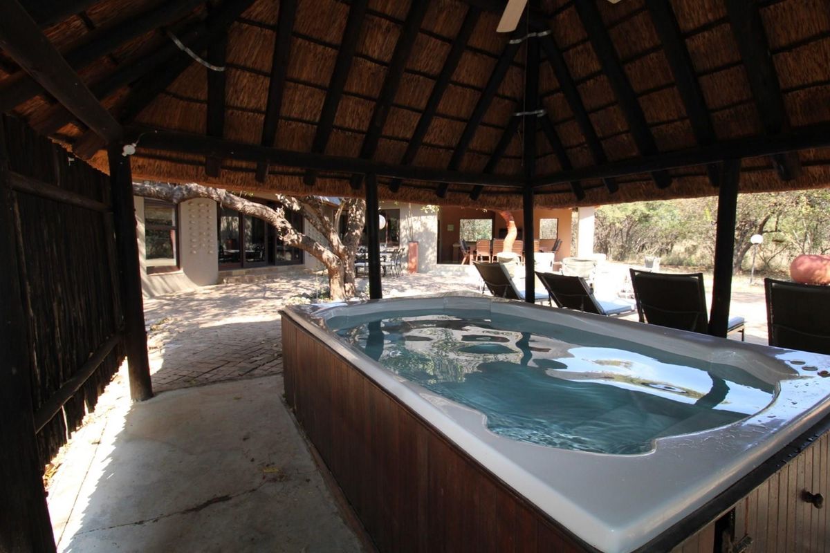 Exquisite Five-Bedroom Lodge at Zebula Golf Estate - Photo 5