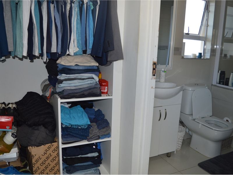 Secure living 3 bedroom 2 bathroom home in Gonubie East London - Photo 9