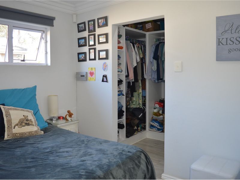 Secure living 3 bedroom 2 bathroom home in Gonubie East London - Photo 6