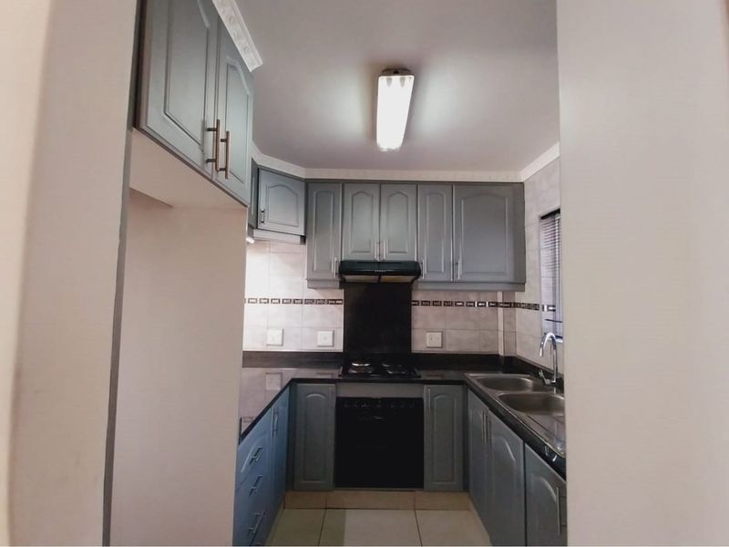 2-Bedroom Apartment in Prime North Beach Location - Photo 5