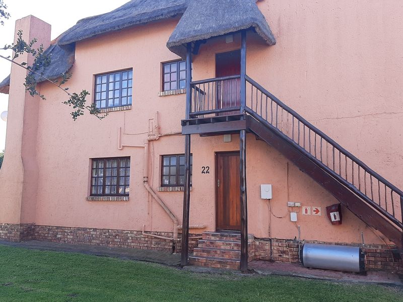 Three-bedroom unit on secure Farm Resort Port Alfred - Photo 5