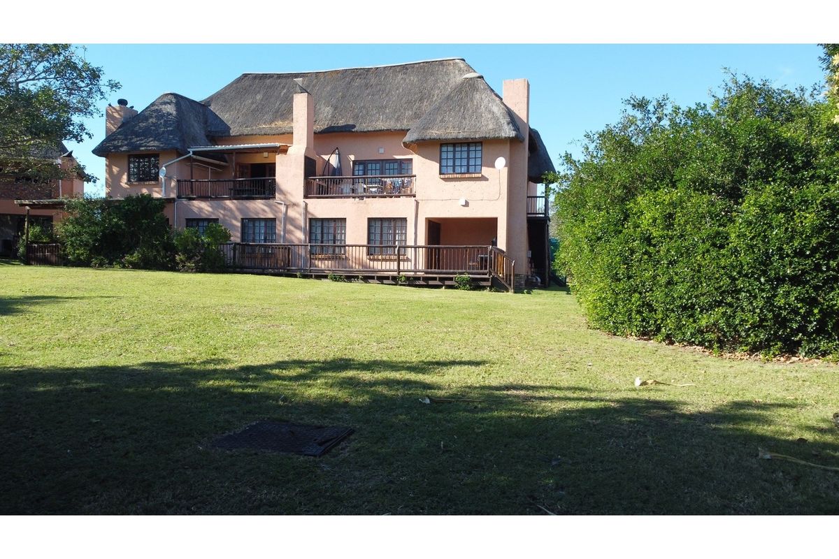 Three-bedroom unit on secure Farm Resort Port Alfred - Photo 2