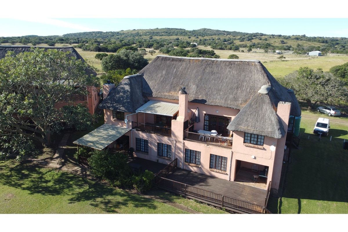 Three-bedroom unit on secure Farm Resort Port Alfred - Photo 3