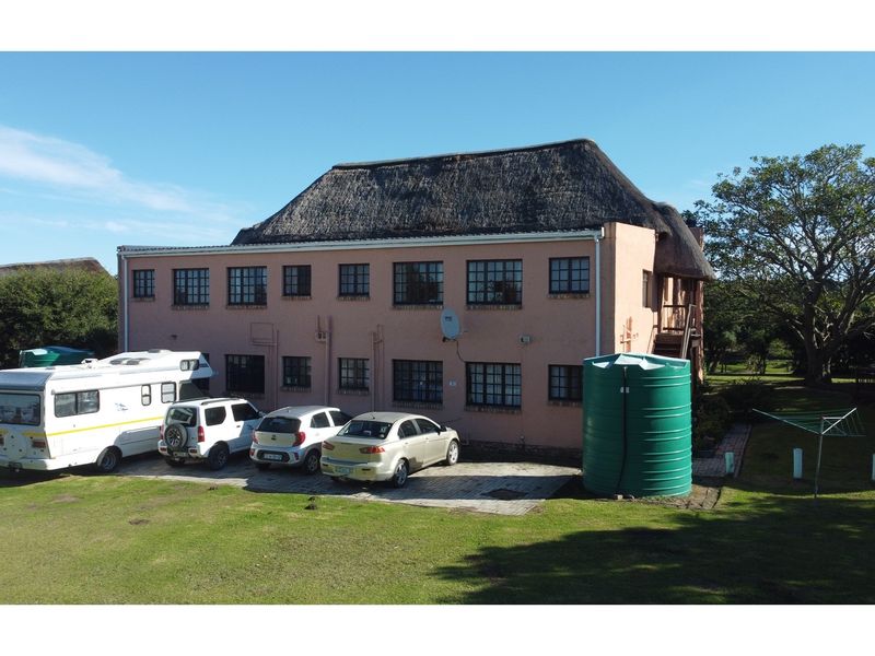 Three-bedroom unit on secure Farm Resort Port Alfred - Photo 4