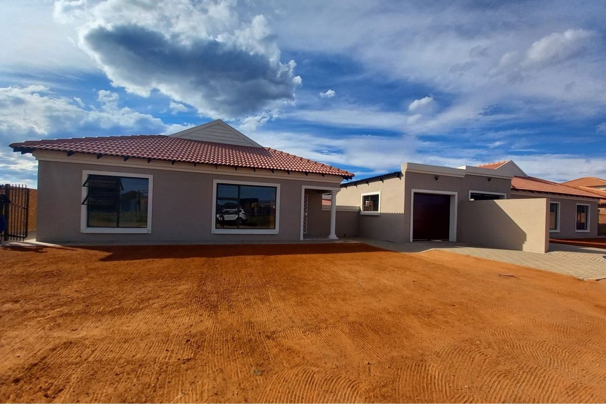 "Dream Home in Kimdustria: Modern 3-Bedroom Gem "and there no transfer and bond cost - Photo 3