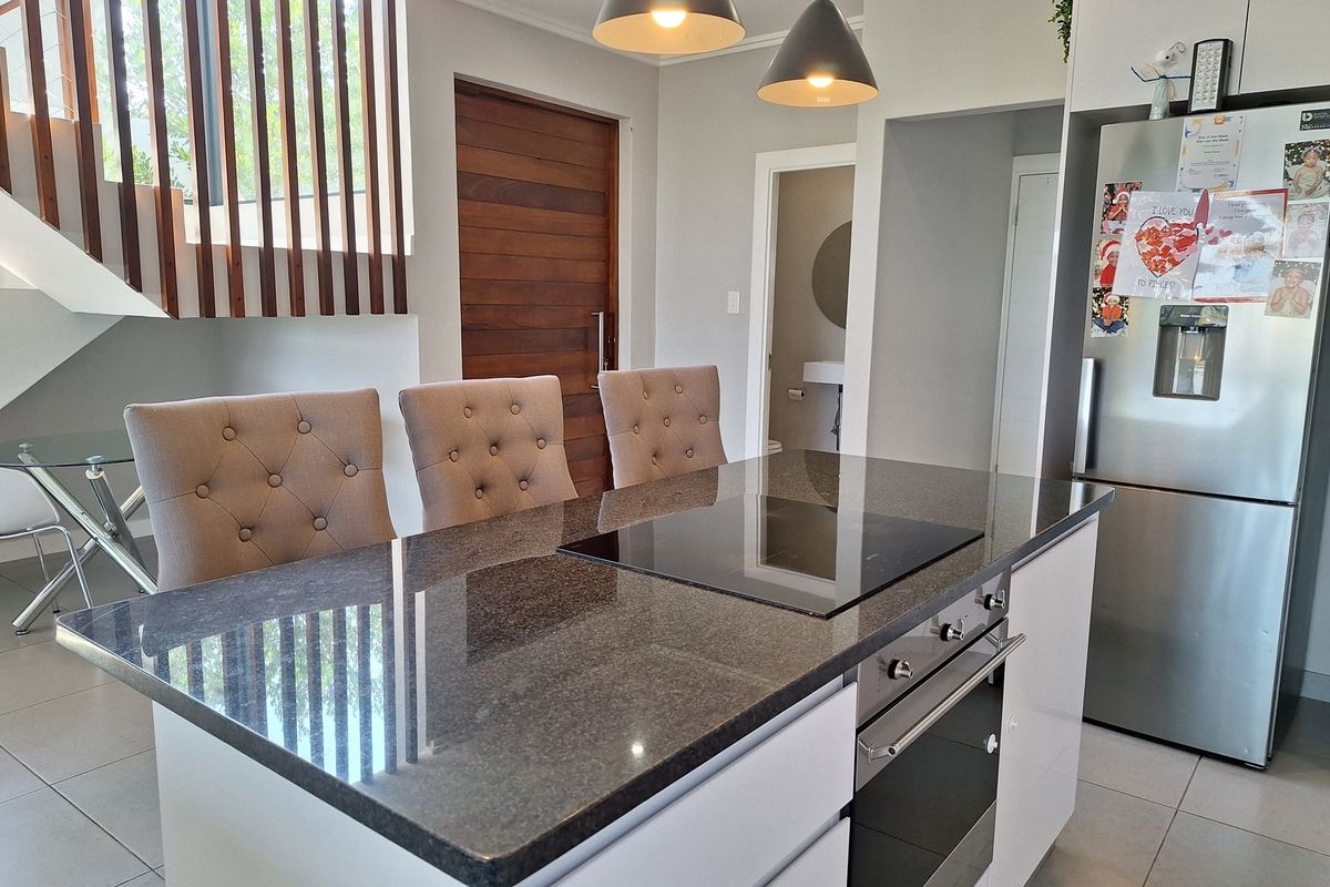 Modern Elegance Meets Tranquil Estate Living at Palm Lakes Estate - Photo 5