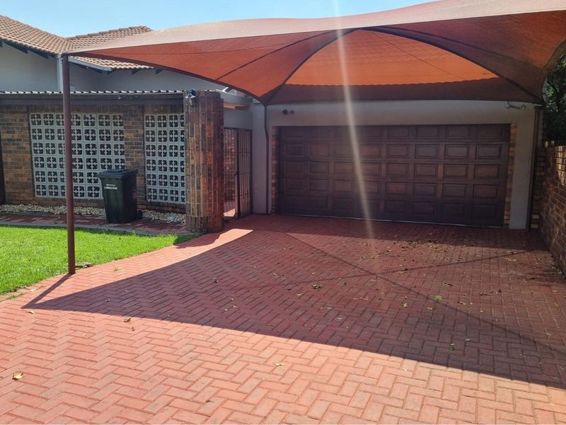 "Modern Family Oasis in Gauteng: Your Dream Home!" - Photo 2