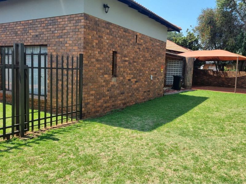 "Modern Family Oasis in Gauteng: Your Dream Home!" - Photo 5