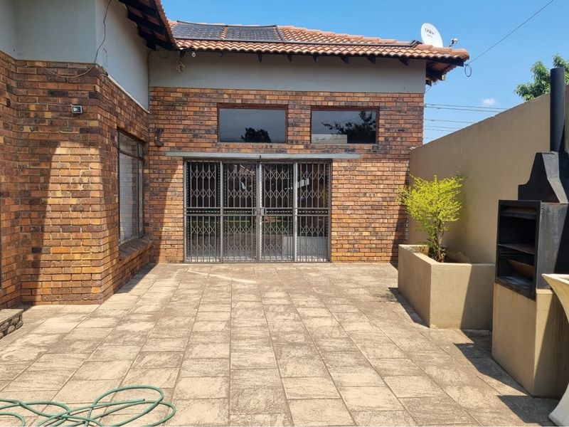 "Modern Family Oasis in Gauteng: Your Dream Home!" - Photo 7