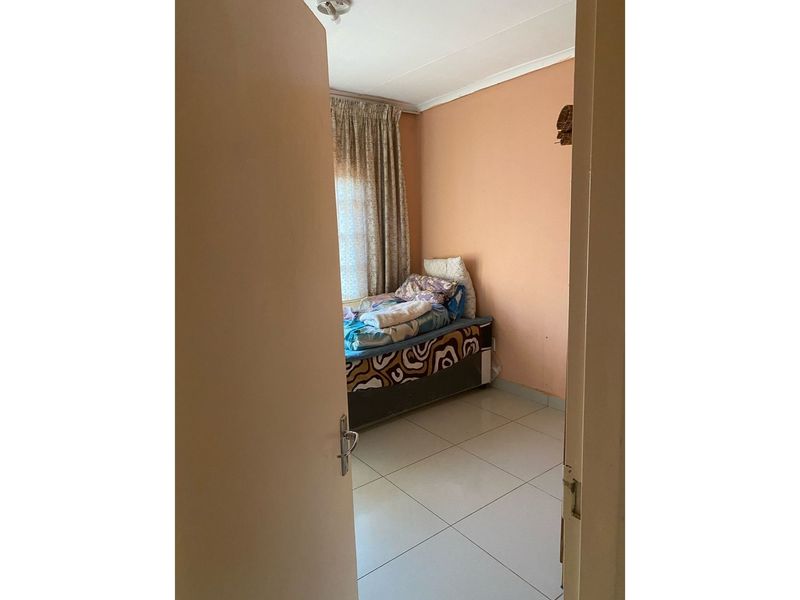 3 Bedroom House For Sale In Mahlasedi Park. - Photo 6