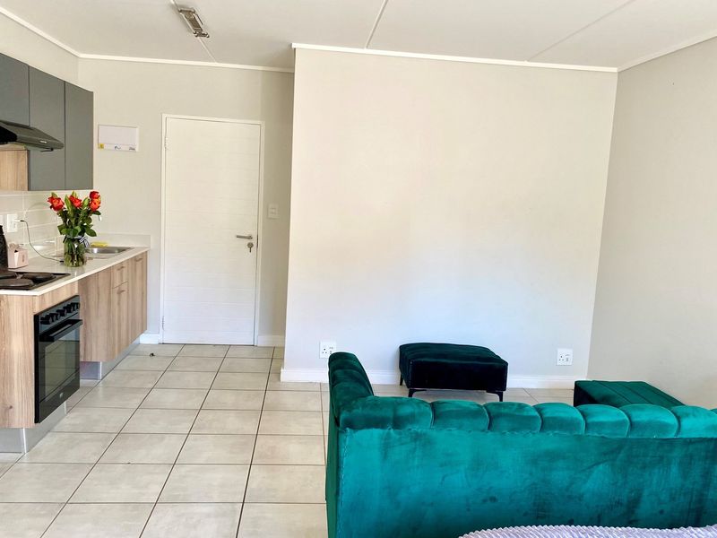 1 Bedroom Apartment in Linbro Park - Photo 9