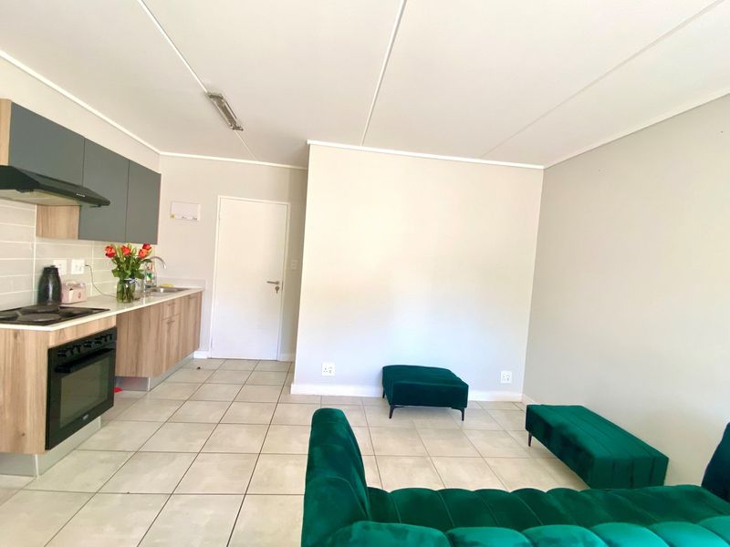 1 Bedroom Apartment in Linbro Park - Photo 3