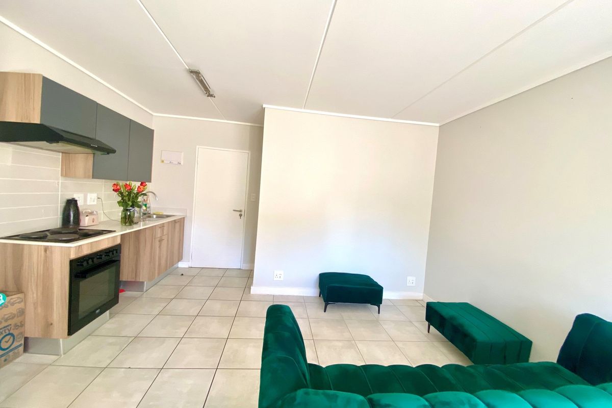 1 Bedroom Apartment in Linbro Park - Photo 3