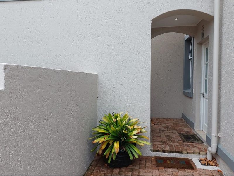 Villa within Pinnacle Point Golf Estate at an unbeatable price - Photo 4