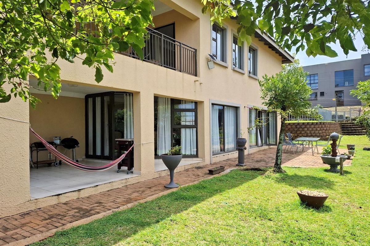 "Elegant Coastal Townhouse in KwaZulu Natal" - Photo 2