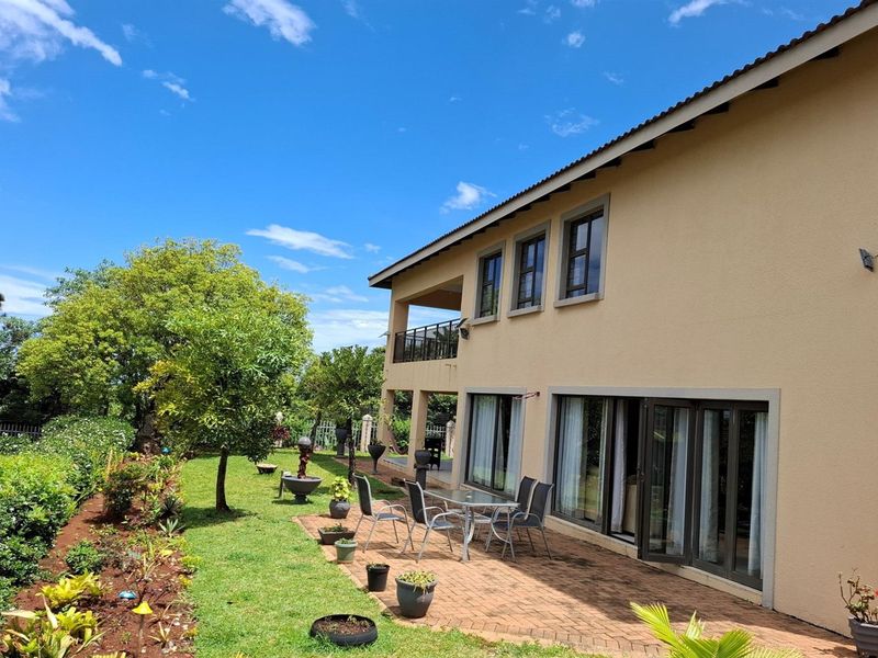 "Elegant Coastal Townhouse in KwaZulu Natal" - Photo 1