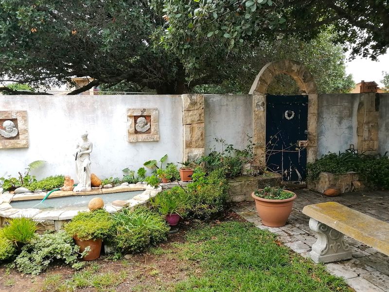 Charming three bedroom home in a secure gated community - Photo 9