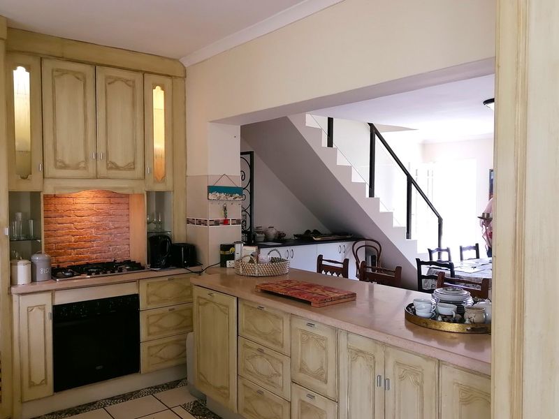 Charming three bedroom home in a secure gated community - Photo 7