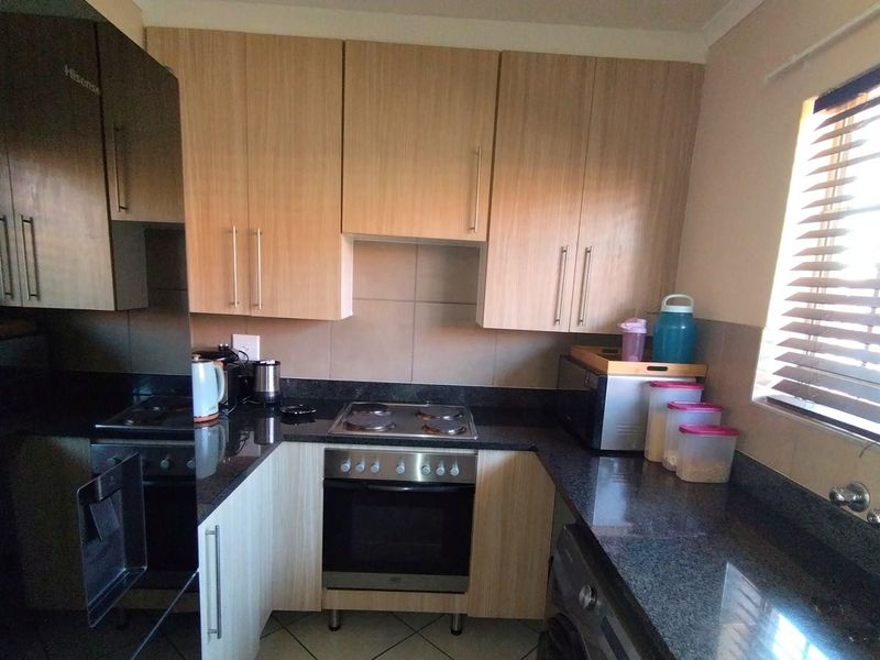 2 Bedroom Townhouse For Sale - Photo 3