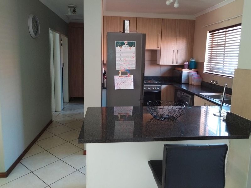 2 Bedroom Townhouse For Sale - Photo 2