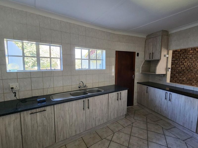 5 Bedroom House for sale in Dalpark - Photo 9
