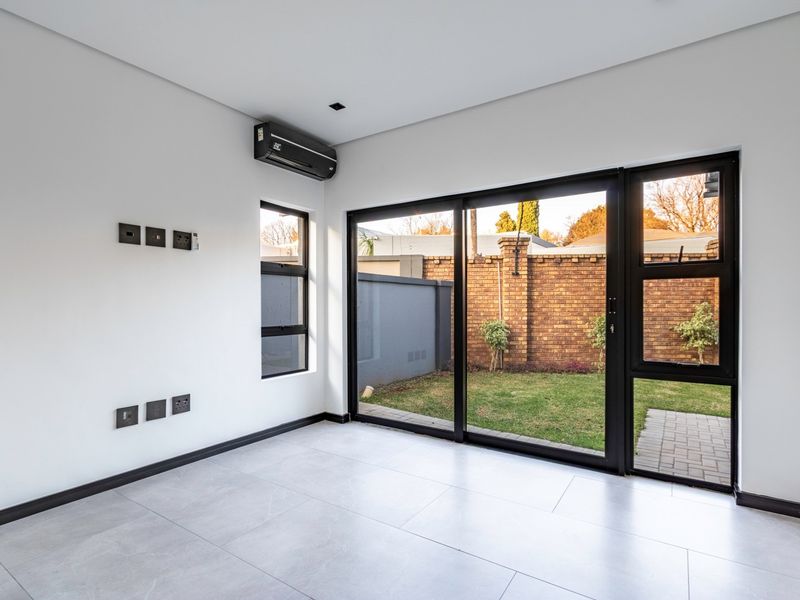 Newly Built 4 Bedroom Luxury Home for sale in Sunward Park - Photo 7