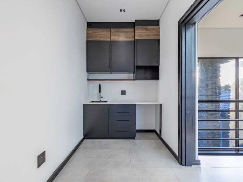 Newly Built 4 Bedroom Luxury Home for sale in Sunward Park - Photo 10