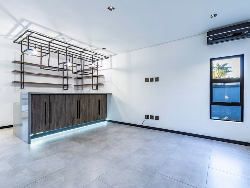 Newly Built 4 Bedroom Luxury Home for sale in Sunward Park - Photo 4