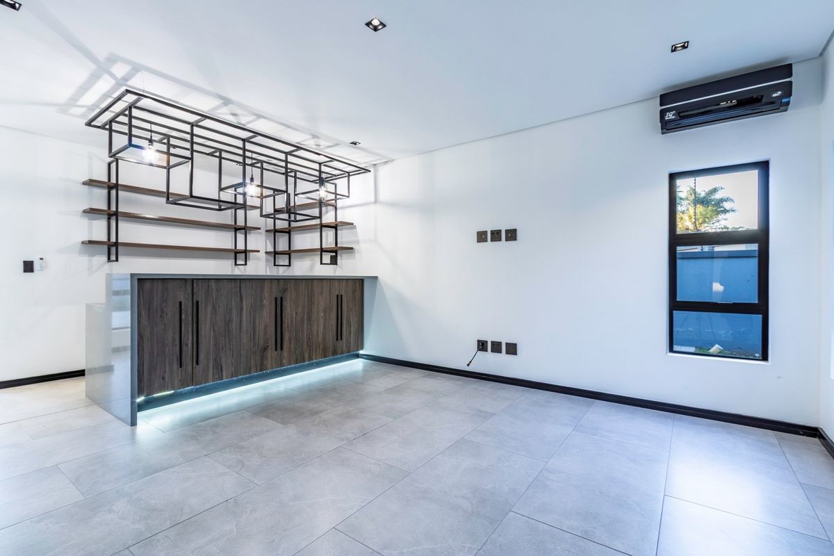 Newly Built 4 Bedroom Luxury Home for sale in Sunward Park - Photo 4