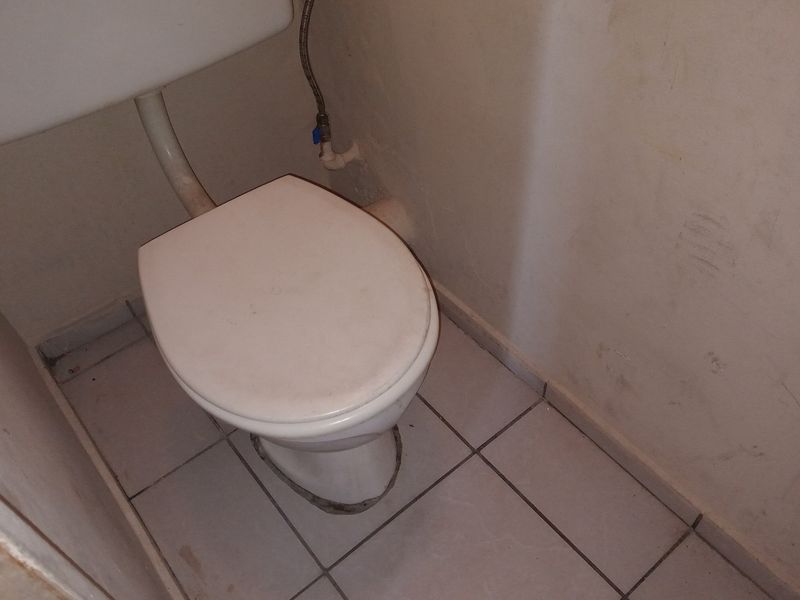 PRICE REDUCED Spacious 2-Bed Apartment, Lock-up Garage - Photo 6