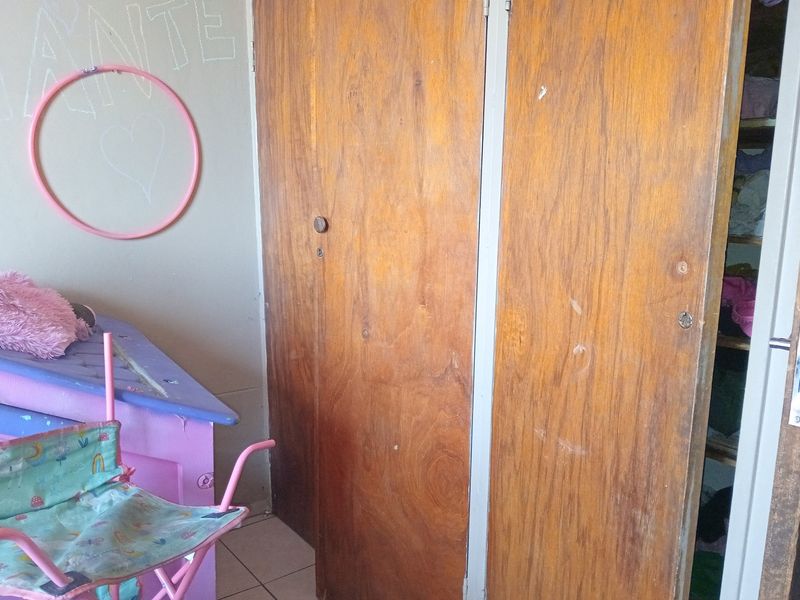 PRICE REDUCED Spacious 2-Bed Apartment, Lock-up Garage - Photo 10