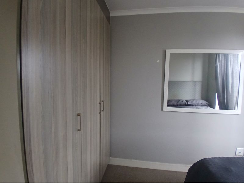 1-bedroom, 1-bathroom fully furnished - Photo 10