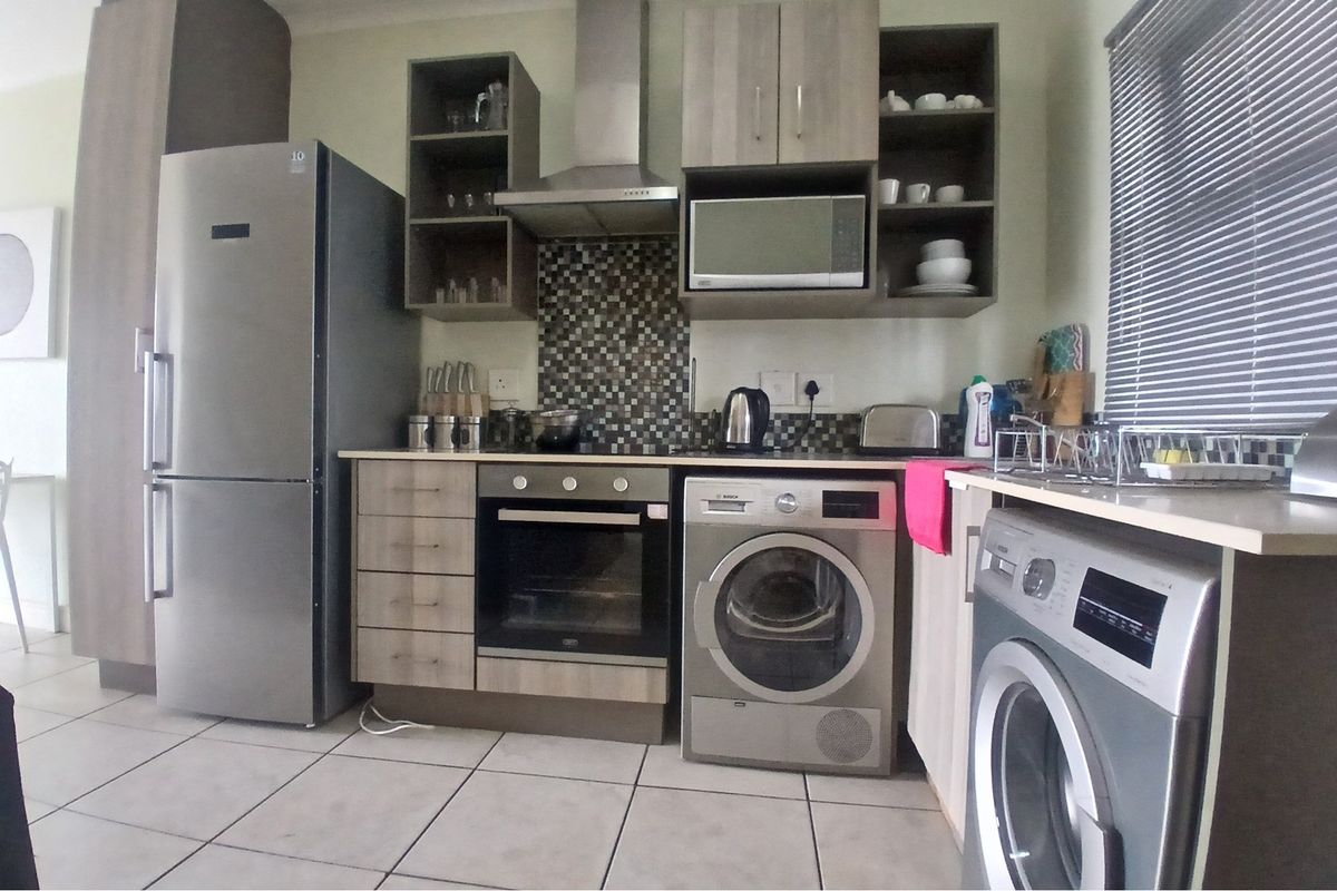 1-bedroom, 1-bathroom fully furnished - Photo 3