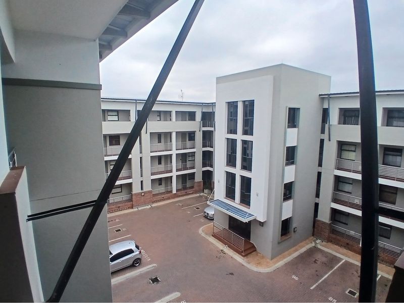 1-bedroom, 1-bathroom fully furnished - Photo 2